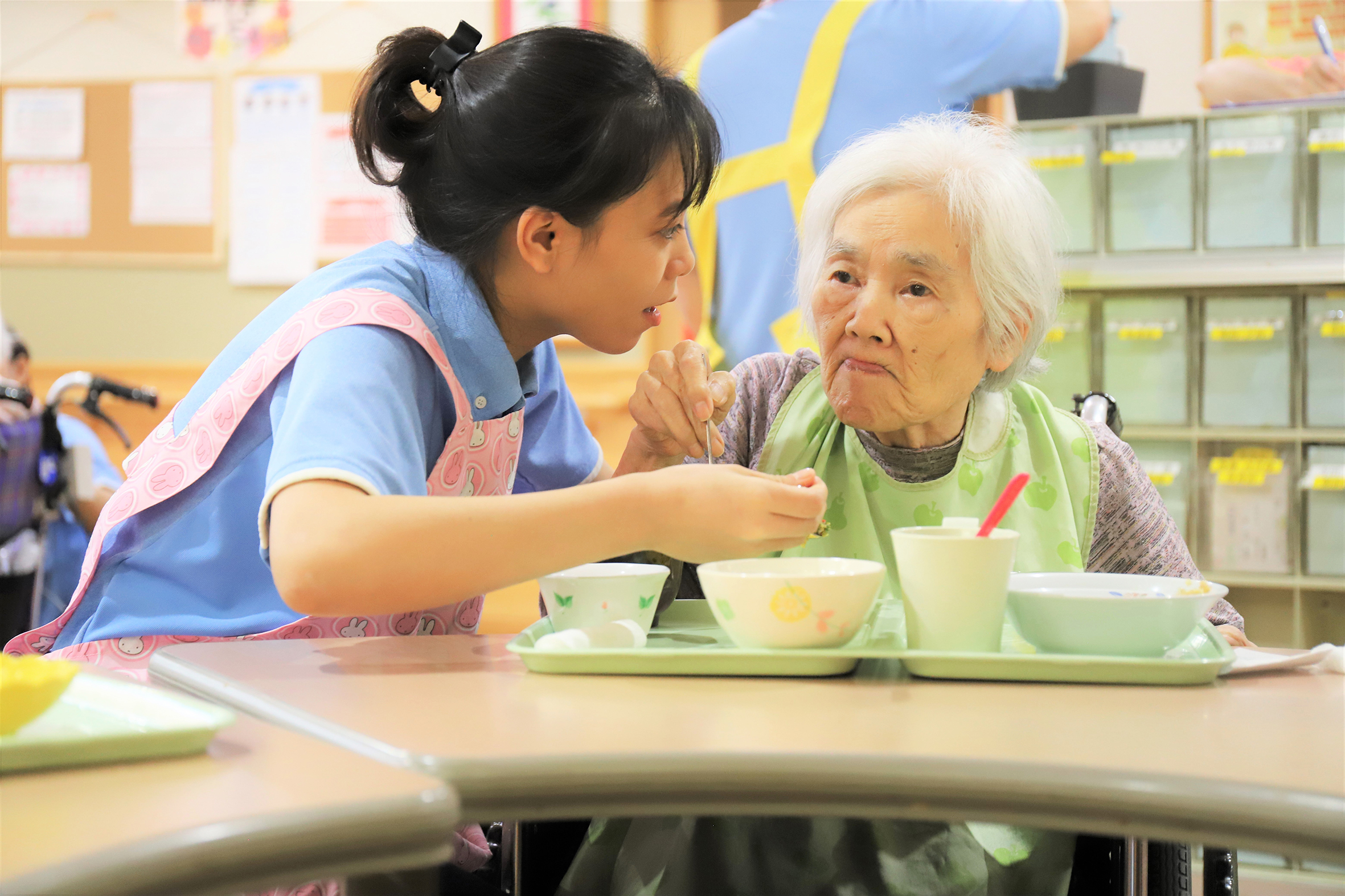 食事介助の様子