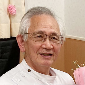 診療部長 李 容桂