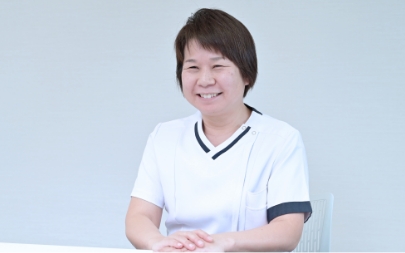 前岸 知香　副主任